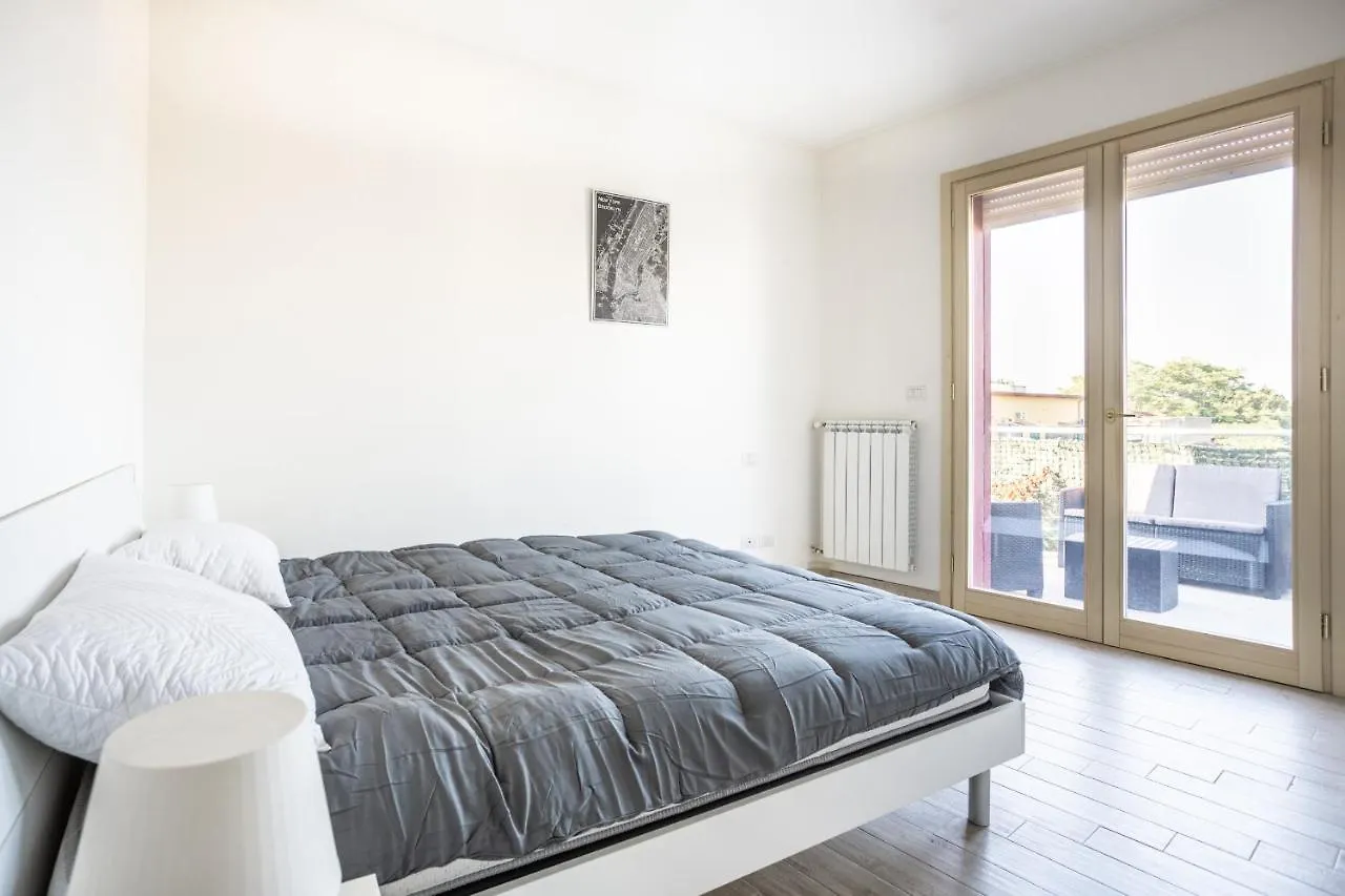 Urban Retreat -Private Parking+Terrace Apartment Rome Italy