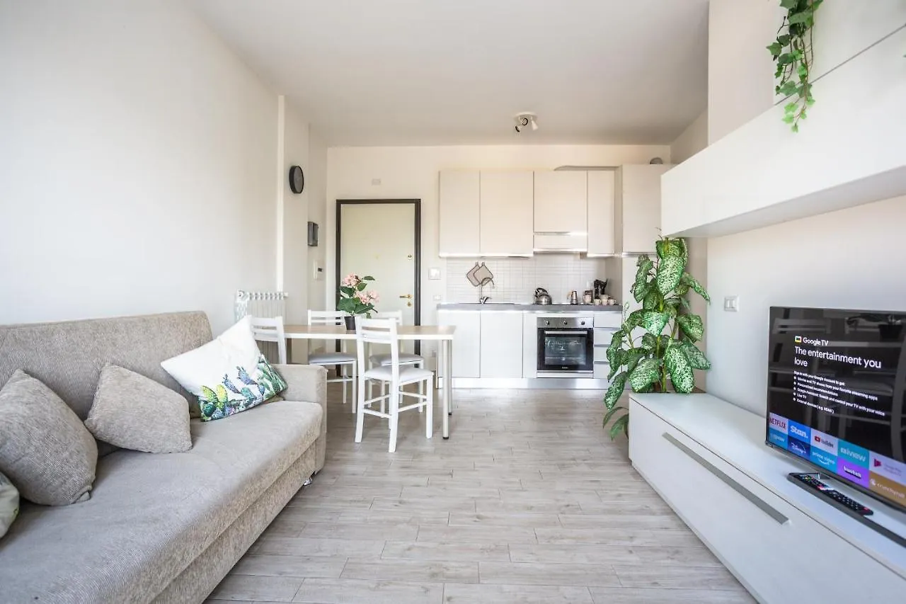 Appartamento Urban Retreat -Private Parking+Terrace Roma Italia