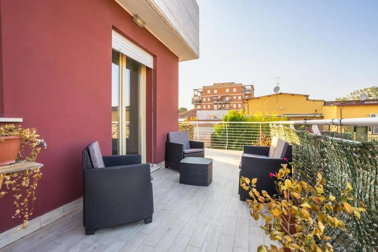 Urban Retreat -Private Parking+Terrace Apartment Rome Italy