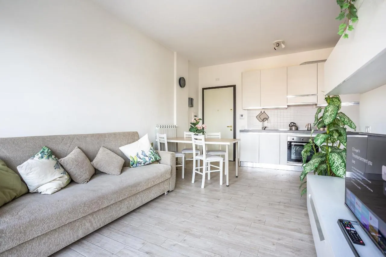 Urban Retreat -Private Parking+Terrace Apartment Rome 0*,  Italy